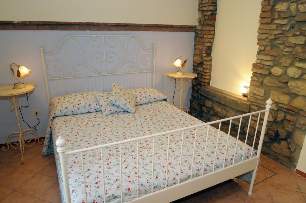 Villa Gradoni Monticelli Brusati ภายนอก รูปภาพ