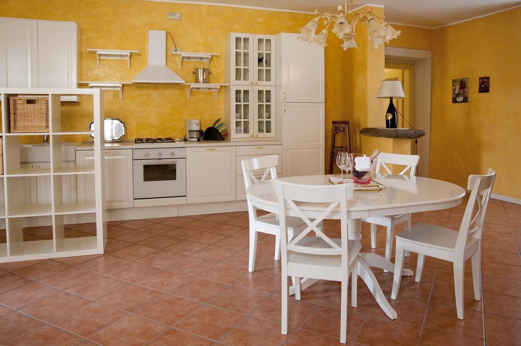 Villa Gradoni Monticelli Brusati ภายนอก รูปภาพ